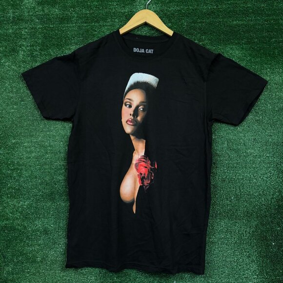 Doja Cat La Vie En Rose T-shirt size medium - Picture 1 of 4